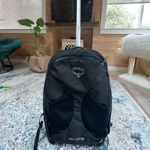 Osprey 36 Fairview rolling backpack luggage